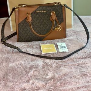 MICHAEL KORS HOPE MD MESSENGER BROWN